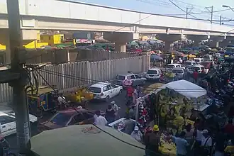 Comercio ambulatorio en el tramo del distrito de La Victoria.