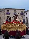 El Cristo de la Vera+Cruz tras pasar la Puerta de Úbeda