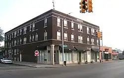 Edificio Weisberg; lado norte de Vernor en Lawndale