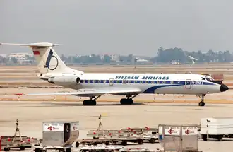 Vietnam_Airlines_Tu-134_VN-A120_BKK_1992-4-14centro