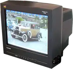 19" pulgada (48.3 tubo de cm, 45.9 cm viewable) ViewSonic CRT monitor de ordenador.