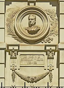 Medallón de Bethencourt y Molina.