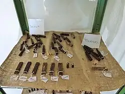 Vitrina con munición de la guerra civil española.