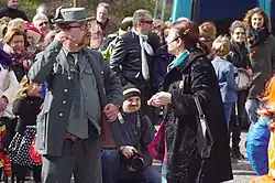 Momento de discusión entre la vecina y el guardia civil, dentro de la obra