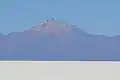 Vista del Volcán Tunupa desde el Salar de Uyuni