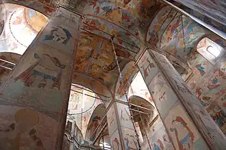 El interior de la catedral de Vologda (1568-1570), Rusia, está pintado con murales