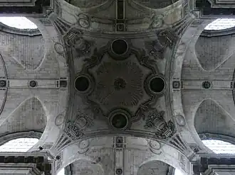 Bóveda sobre el coro.