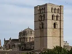 Torre defensiva de la catedral de Zamora