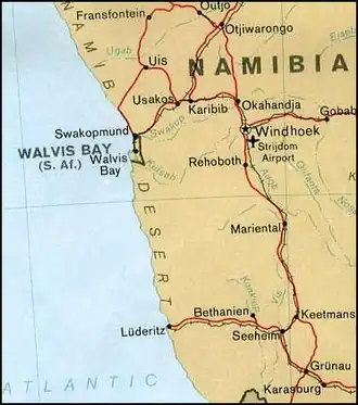 Mapa con la ubicación de Walvis Bay referenciándola a Sudáfrica, antes de la transferencia a Namibia.