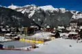 Estación base del teleférico Wengen-Männlichen y pista de patinaje