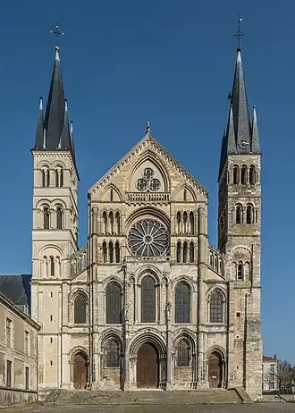 Basílica de Saint-Remi, Reims, Francia (siglos XI-XIII)