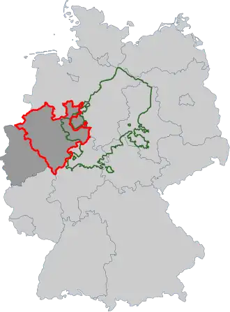 alt=Tres entidades conocidas (o parcialmente conocidas) como Westfalia, superpuestas dentro de los fronteras actuales de Alemania: Verde: Reino de Westfalia (1807-1813), fronteras de 1811 Rojo: Provincia de Westfalia (1815-1946) Gris oscuro: Renania del Norte-Westfalia (desde 1946).