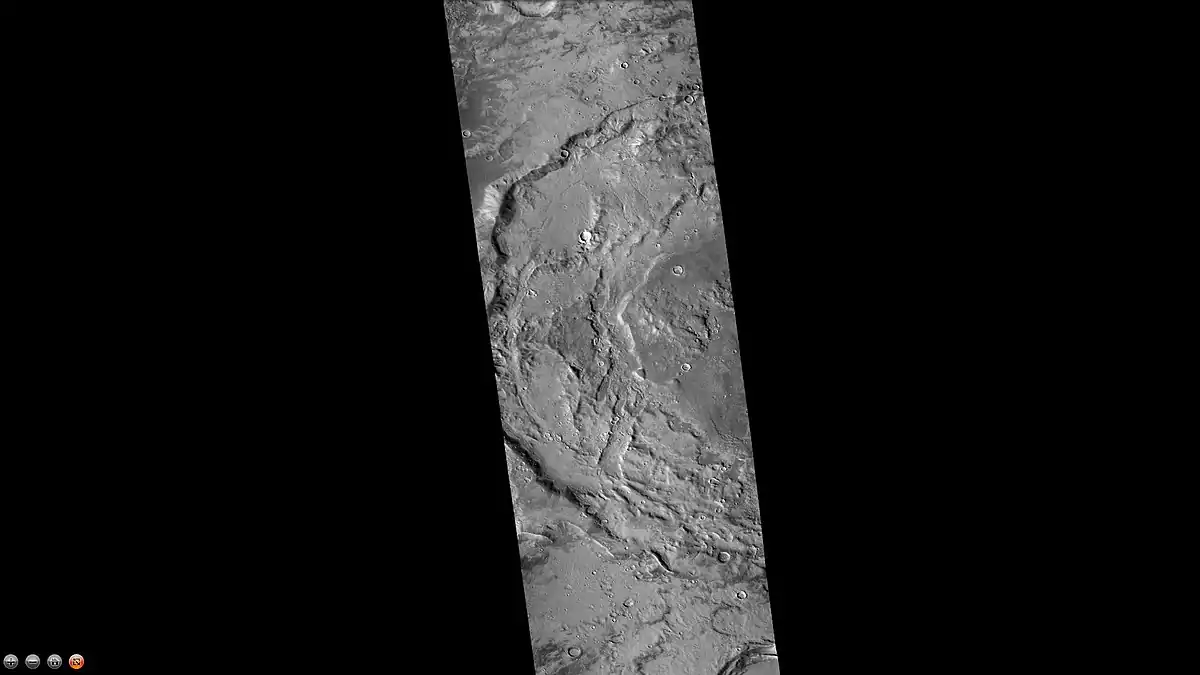 Lado occidental del cráter Focas, tomada por la cámara CTX (en el Mars Reconnaissance Orbiter).