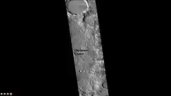 Lado oriental del Cráter Quenisset, tomada por CTX cámara (encima Marte Reconnaissance Orbitador).