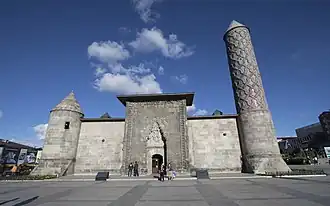 Madrasa Yakutiye en Erzurum (1310)