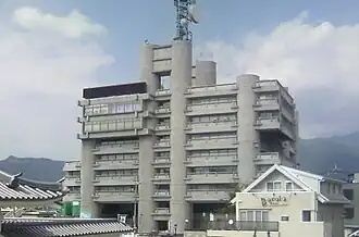 «Interpretable, adaptable y ampliable» – Yamanashi en Kofu, 1967 (Kenzo Tange)