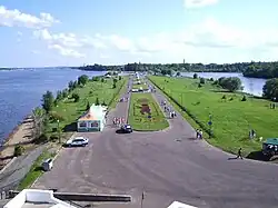 Confluencia del Volga y el Kótorosl, un lugar de paseo en la ciudad de Yaroslavl