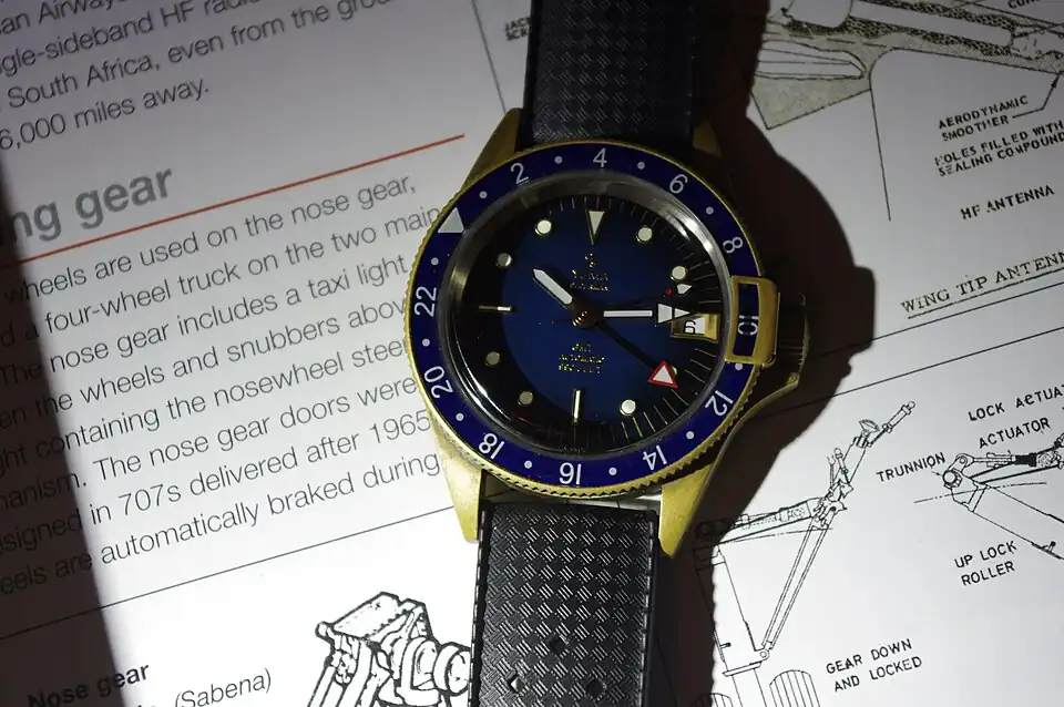 Reloj Yema con complicación GMT