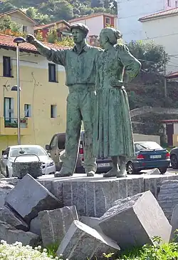 Escultura de arrantzales